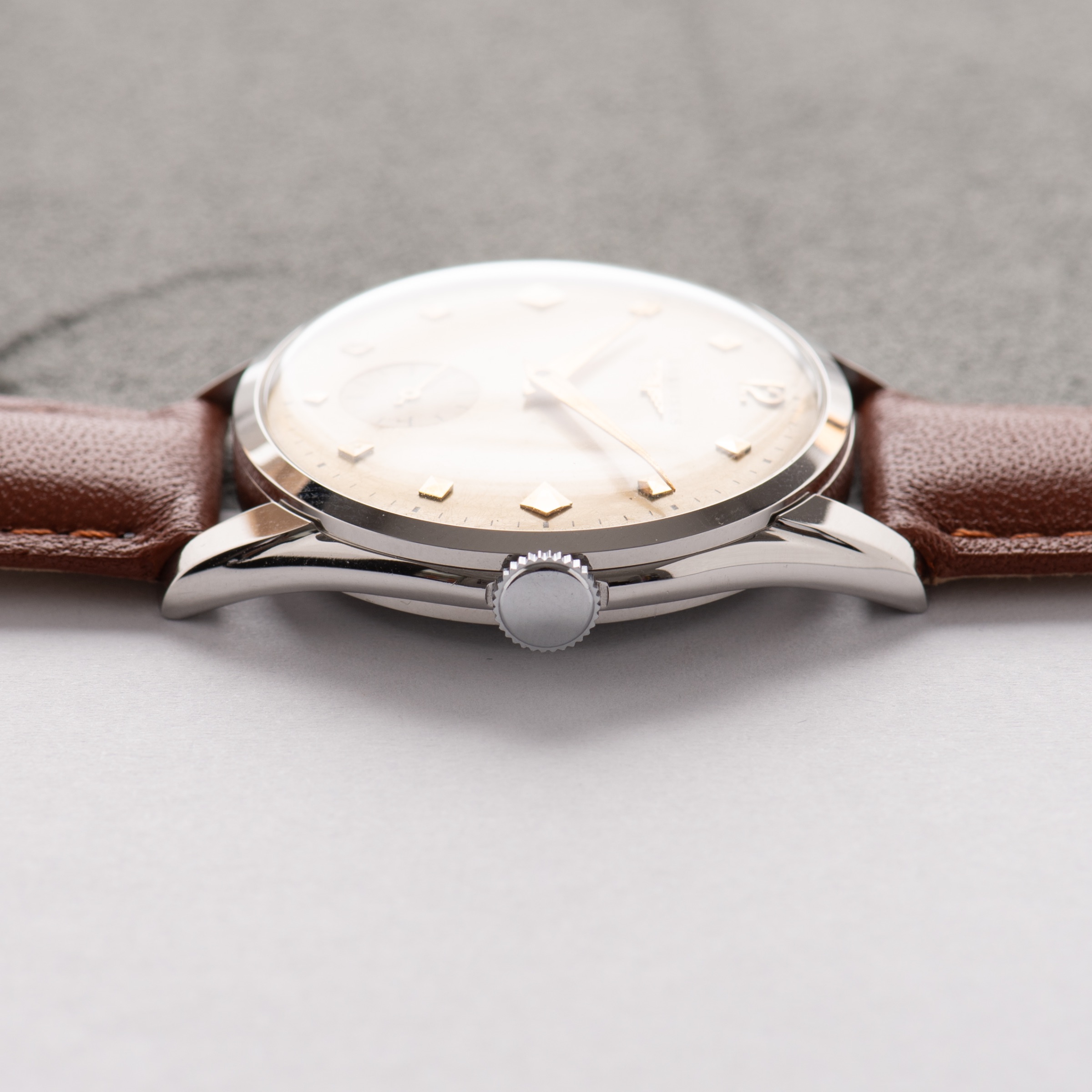 View of Longines Calatrava — patinated dial — Ref. 7033-3 784 — 1970